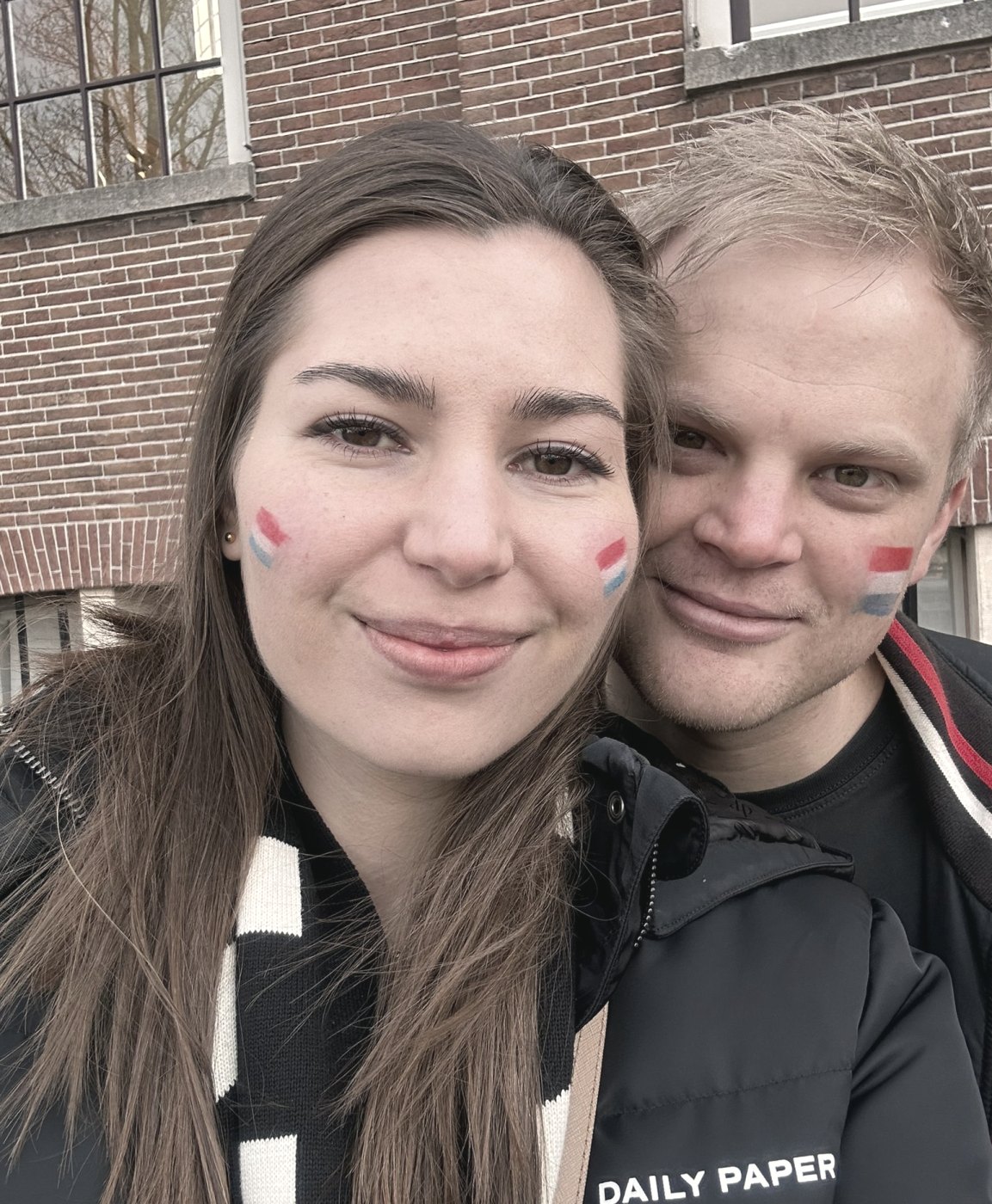 Lee-Anne and Tiaan smiling closely together on a winter day